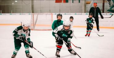 Hockey school for adults: group and individual training Individual hockey lessons